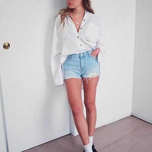 BDG Girlfriend High-Waisted Denim Short Size 24